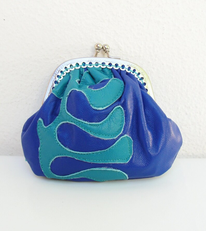 Cartera de cuero con cierre de beso Apliques de cuero azul y verde azulado imagen 9