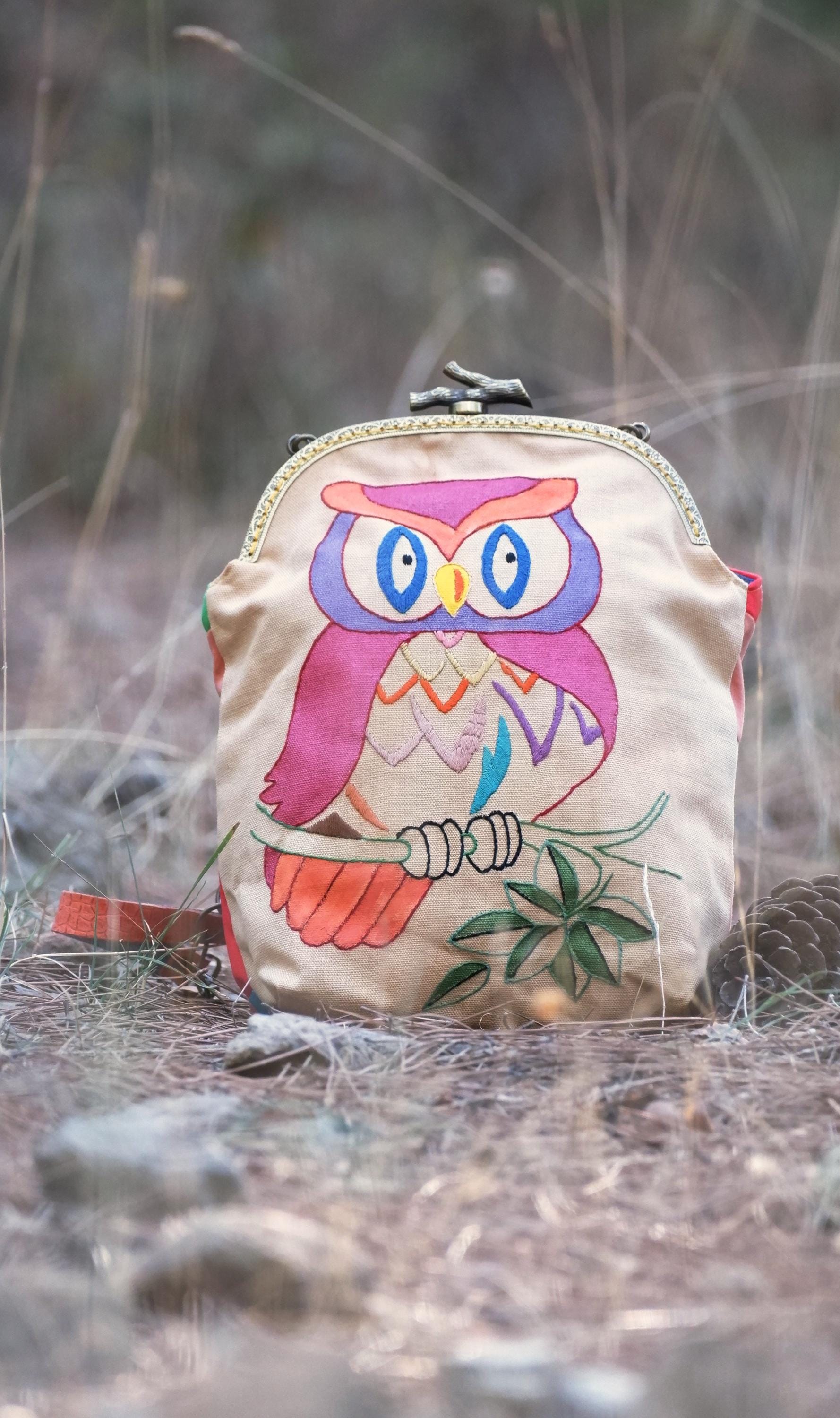 Happy Owl Bag Vintage Embroidery, Rainbow, Linen, Kiss-lock