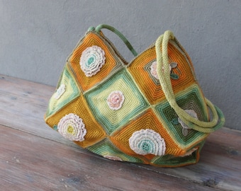 Bolso Floral Colorido, Bolso flor Ombré de ganchillo a mano en tonos naranja y verde