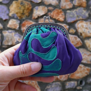 Cartera de cuero con cierre de beso Apliques de cuero azul y verde azulado imagen 4