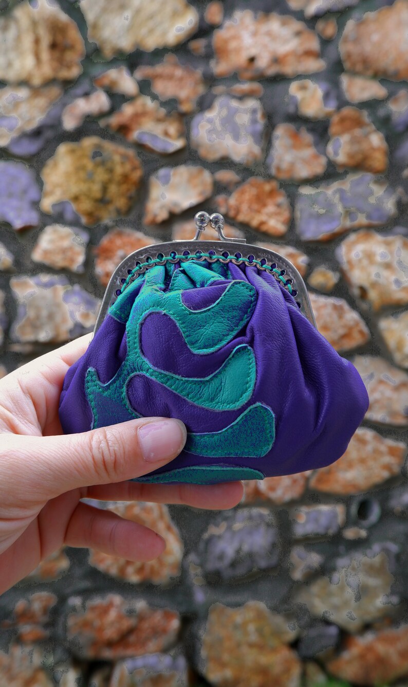 Cartera de cuero con cierre de beso Apliques de cuero azul y verde azulado imagen 4