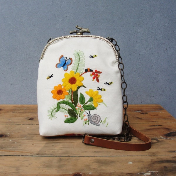 Woodland Butterfly Bag Vintage Embroidery, Linen, Kiss-lock