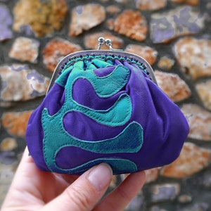 Cartera de cuero con cierre de beso Apliques de cuero azul y verde azulado imagen 1