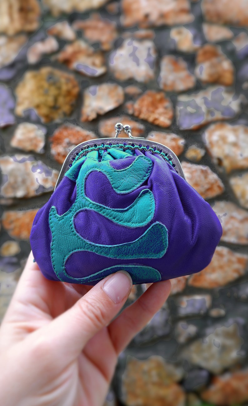 Cartera de cuero con cierre de beso Apliques de cuero azul y verde azulado imagen 1