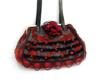 Sac Moulin Rouge, Sac Burlesque Kiss Lock - Sac à main en velours rouge et noir