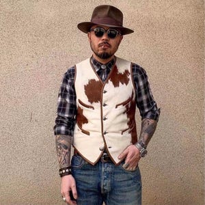 Cowhide Leather Vest: Men&#39;s Vintage Cowboy Western Hair-on Waistcoat