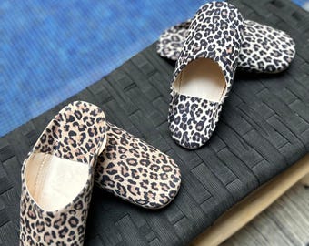 Chaussons Léopard en Cuir Souple - Élégance et Confort à la Maison