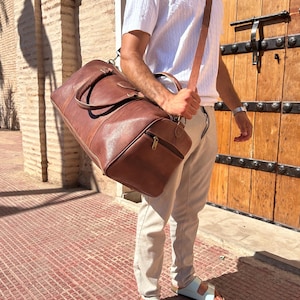 Handmade Moroccan Leather Duffle Bag: Vintage Brown Weekender