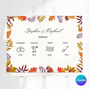 Peut inclure: Panneau de programme de mariage blanc avec les noms "Daphne & Raphael" en écriture élégante. Le programme comprend des icônes pour la cérémonie, le cocktail, le dîner et la fête, encadré de feuilles et de baies à l'aquarelle.