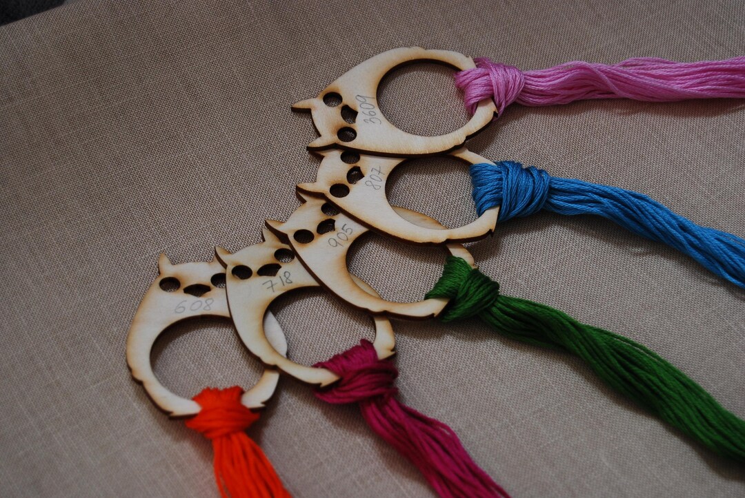 25 WOOD Totoro Thread Drops, Floss Drops, Thread Bobbins Organizer ...