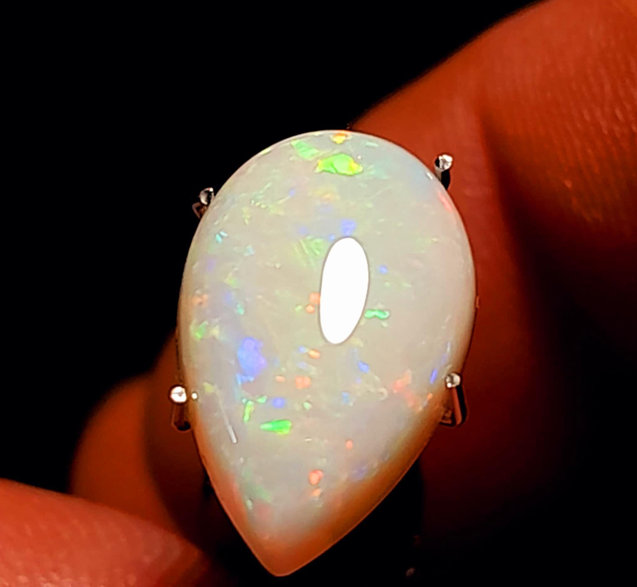 オーストラリア産クーバーペディ産セミクリスタルソリッドオパール