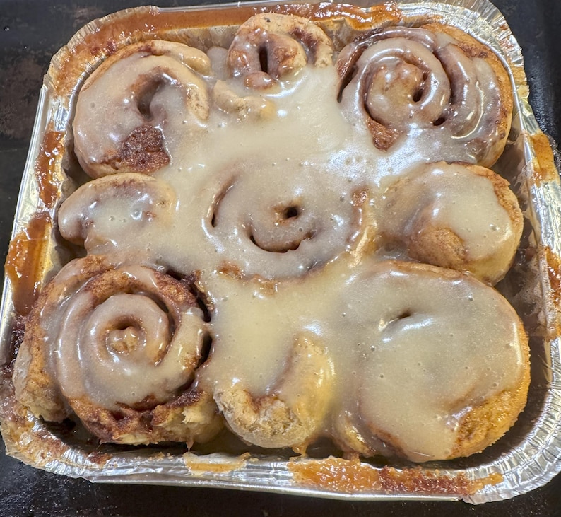 Irresistibly Decadent Gluten-Free Cinnamon Rolls! - A Mouthwatering Pan of 8 Delightful Treats! zdjęcie 2