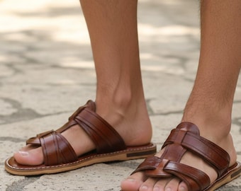 Handmade Leather Greek Sandals for Men: Barefoot Toe Ring Design
