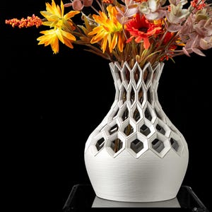 The &quot;VeloVase&quot; Modern Planter, Hexagon Plant Pot, Available in Multiple Colors, Indoor Outdoor Plant, 3D Geometric Modern Watering Pot, Gift