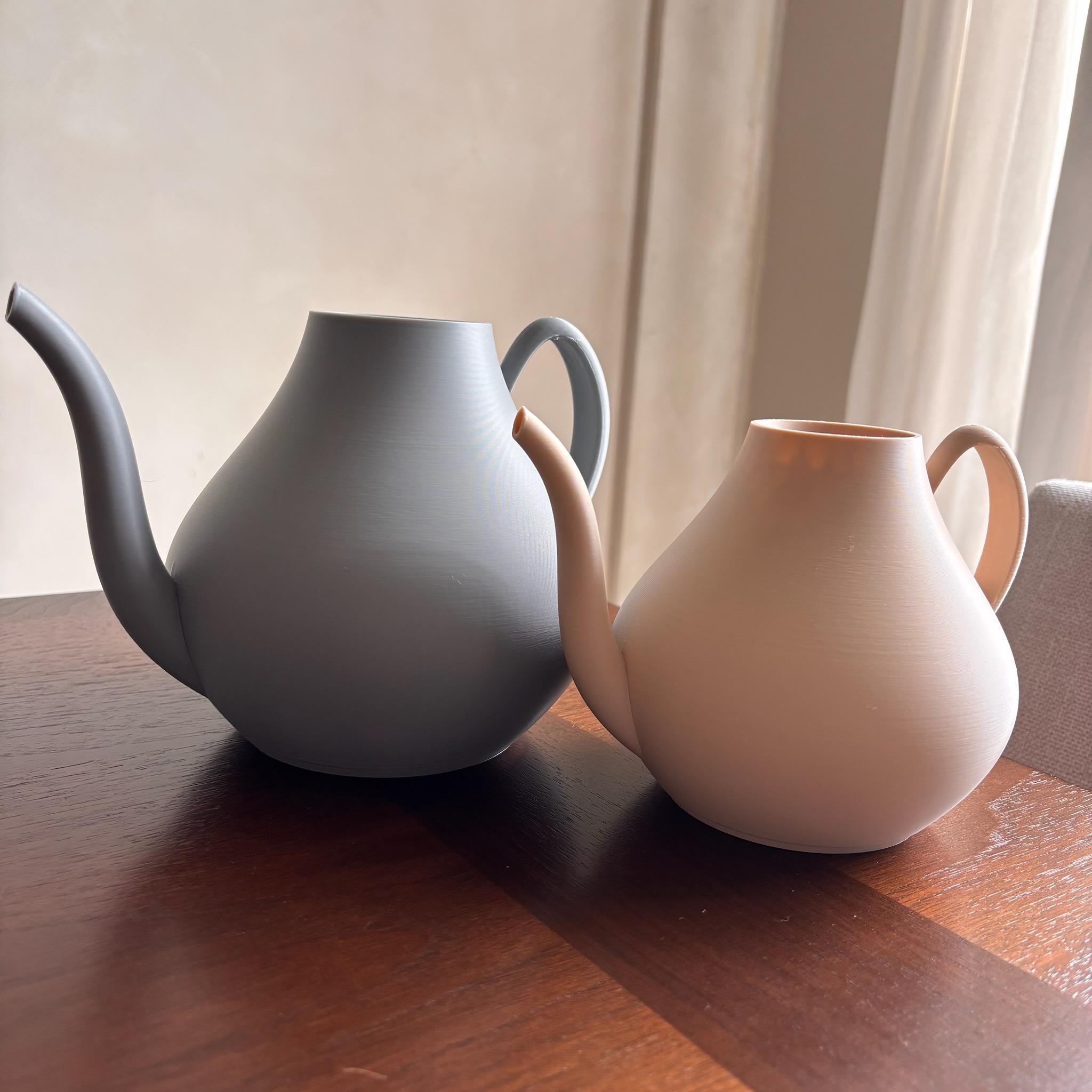 The "NARI GRACEFLOW" Modern Watering Can, Available in Multiple Colors, Indoor Outdoor Plant, 3D Made Modern, Gift