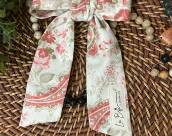 Banda de bendición católica - Reliquia de fe hecha a mano / Regalo religioso / LaBelle Handmade (Paisley vintage)