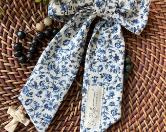 Escapulario floral verde / Recuerdo católico hecho a mano