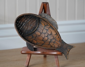 Bandeja de madera tallada a mano estilo vintage para pescado / Plato decorativo costero / Decoración náutica / Plato con almacenamiento oculto