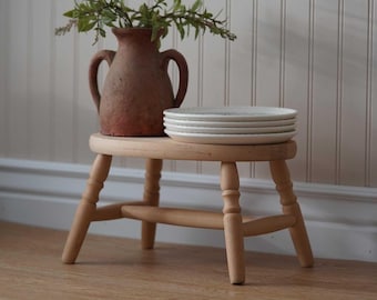 Taburete de madera vintage / Soporte de exhibición rústico / Decoración campestre