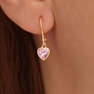 Boucles d&#39;oreilles pendantes coeur en tourmaline rose, bijoux avec pierre de naissance d&#39;octobre, or massif 14 carats, boucle d&#39;oreille pendante lunette, cadeau d&#39;anniversaire chic ou de la Saint-Valentin