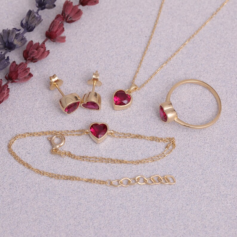 Chic Ruby Heart Ring, Handmade 14K Solid Gold Jewelry, July Birthstone, Bezel Heart Ring, Anniversary or Valentines Gift