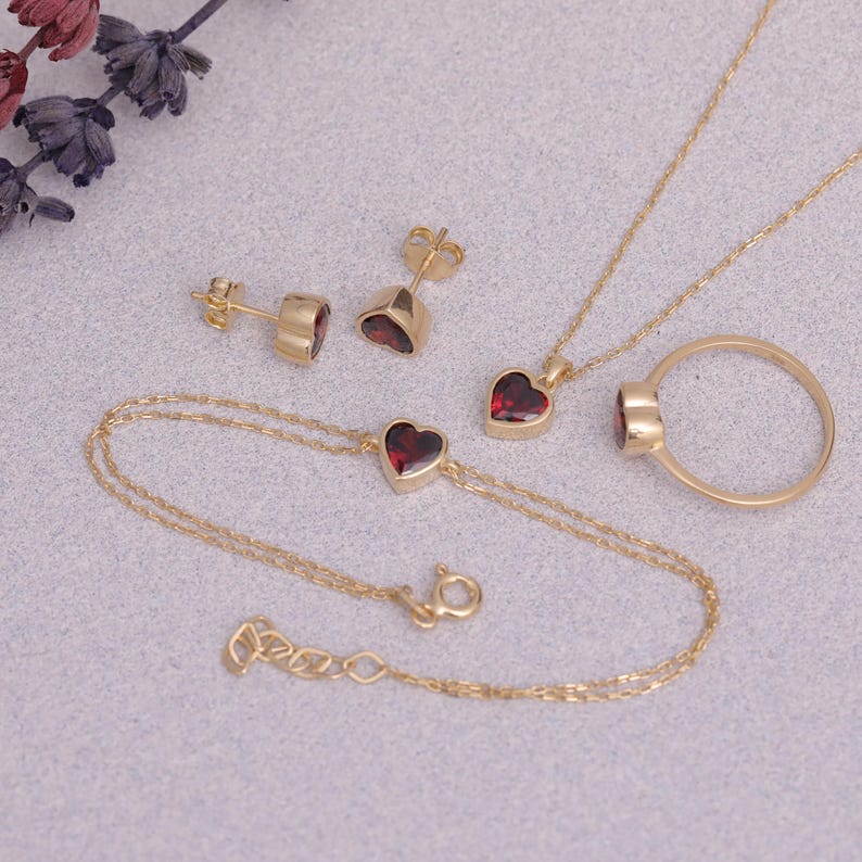 Garnet Heart Ring, 14K Solid Gold, January Birthstone Jewelry, Bezel Heart Ring, Valentines or Birthday Gift