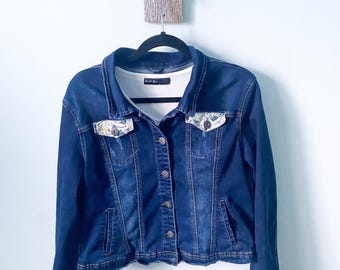 Geüpcycled jeansjack: patchwork denim, maat S