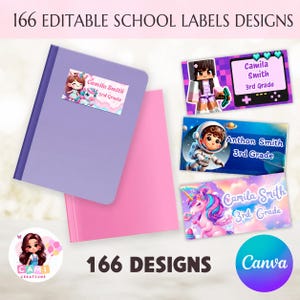 Puede incluir: Una colección de 166 diseños de etiquetas escolares editables con varios temas como unicornios, astronautas y personajes de videojuegos. El conjunto incluye pegatinas rectangulares con nombres como Camila Smith y Anthon Smith, mostradas junto a un cuaderno morado y rosa.