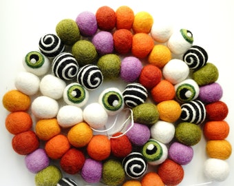 Large Felt Ball Garland Halloween Eye 3cm