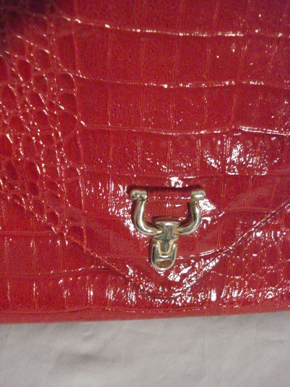 Red Alligator Clutch Bag Purse Faux Vintage Glam … - image 4