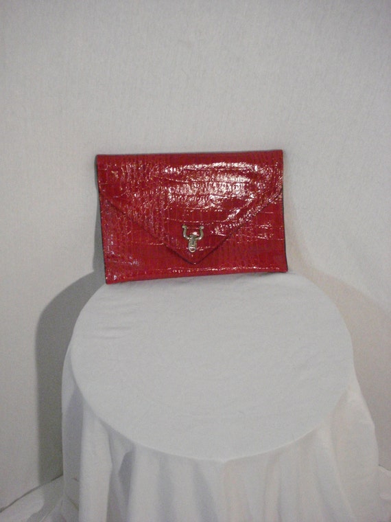 Red Alligator Clutch Bag Purse Faux Vintage Glam … - image 2
