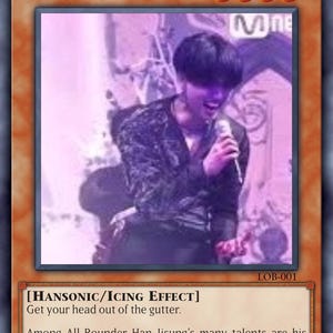 Tarjeta coleccionable parodia de YuGiOh inspirada en SKZ: Humor espiritual para fans del K-Pop - Jicing