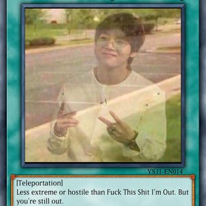 Cartão colecionável de paródia de YuGiOh inspirado no BTS - Humor espiritual colecionável para fãs de K-Pop - Peace Out