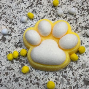 Flocked jumbo yellow cat paw taba squishy