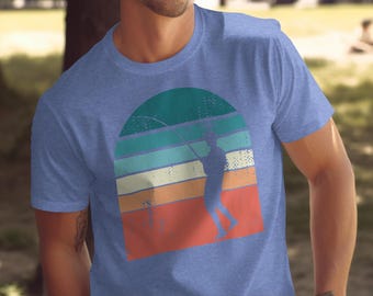 Camiseta de pesca retro: diseño de pescador al atardecer, estilo vintage