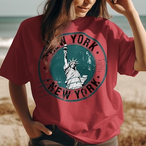 New York T-Shirt, Statue of Liberty Tee, NYC Souvenir Shirt, USA Travel Shirt, Vintage Style New York Shirt, Tourist Gift, City Pride