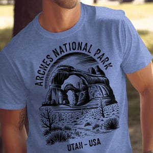 T-shirt unisex Arches National Park, maglietta Utah USA, grafica Delicate Arch, maglietta souvenir, maglietta da viaggio, maglietta naturalistica, maglietta in stile vintage