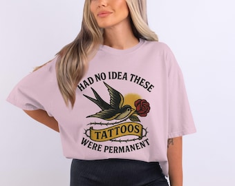 Camiseta com tatuagem de pássaro rosa: presente divertido para quem ama tinta