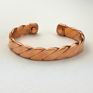 Elegant Pure Copper Magnetic Therapy Bracelet for Pain Relief & Healing Adjustable Stylish