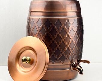 Dispensador de agua de cobre puro de 2 galones con grifo / Tanque de agua de cobre artesanal / Almacenamiento de agua ayurvédico / Bienestar para el hogar y la cocina