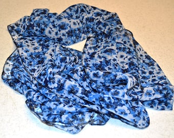 Écharpe bleue de sheer floral