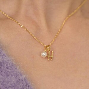 Collar de perla e inicial: colgante de letra personalizado con perla natural, collar de letra con dije de perla, regalo de cumpleaños, regalo para mamá