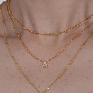 Collar con inicial A pavé: collar con letra A personalizado, collar con inicial bañado en oro, collar con inicial A en plata de ley, collar con dije de inicial