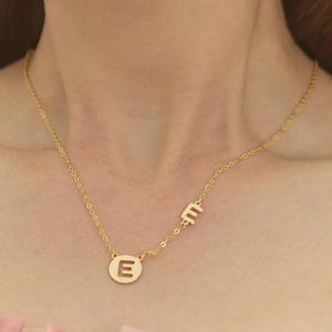 Collar con inicial personalizado: collar con inicial de plata de ley, collar con inicial para novia, collar con dije de inicial, collar con disco con inicial