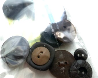 Button Pack of 14 Brown Plastic Buttons Small and Large Sizes American Vintage 1970's style