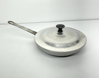 Vintage 1950s Wear-Ever Aluminum NSF 7.5" Fry Pan Skillet No 4007 Trade Mark USA
