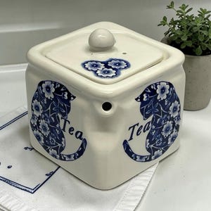 Tetera cúbica vintage con diseño de gato calicó azul de Royal Crownford, Staffordshire, Inglaterra