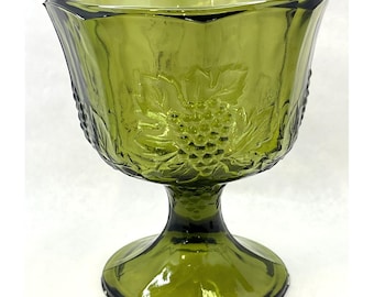 Compota de cristal vintage de Indiana con relieve de uvas y aguacate en color verde.