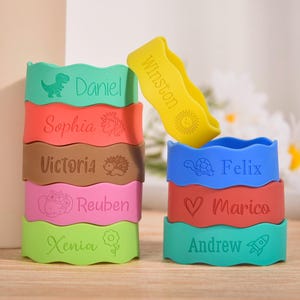 Etichette per bottiglie personalizzate, fascette in silicone per bottiglie incise, fascette per bottiglie per bambini, fascette per etichette per tazze, etichette per tazze con beccuccio, regalo con fascia incisa