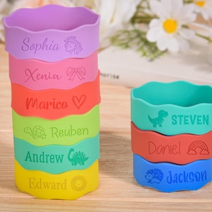 Fascette per bottiglie in silicone incise, etichette personalizzate per bottiglie, fascette per bottiglie per bambini, fascette per etichette per tazze, etichette per tazze con beccuccio, regalo con fascia incisa